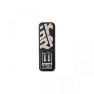 SKINARMA UNIVERSAL ATTACHMENT SMART GRIP-STAND ~ SPUNK Ivory